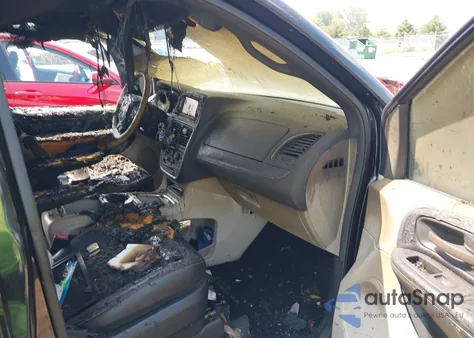 2017 Dodge Grand Caravan Sxt z USA, uszkodzony, nr VIN 2C4RDGCG4HR677308